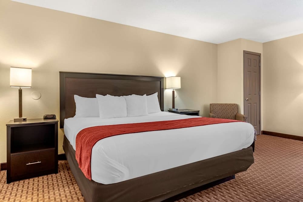 Comfort Inn & Suites Warsaw near US-30 gallery photo in Warsaw, IN — image 29