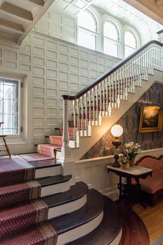 The Brewster Inn interior in Cazenovia — gallery photo 2