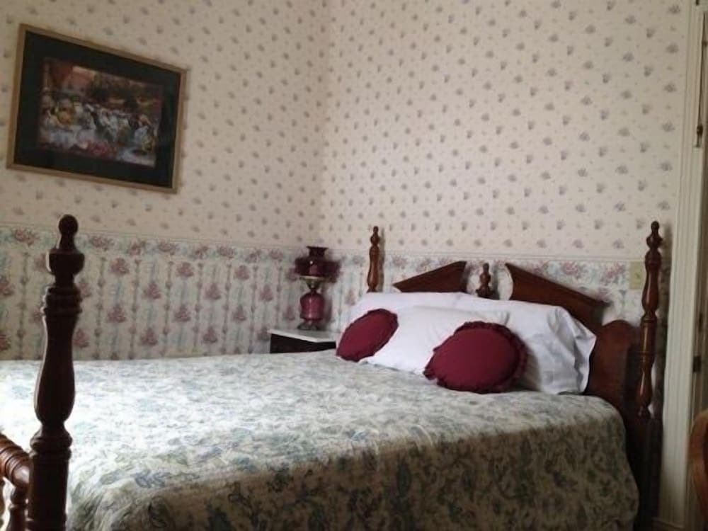 Columbus Hotel property views in Ouray, CO — gallery photo 3