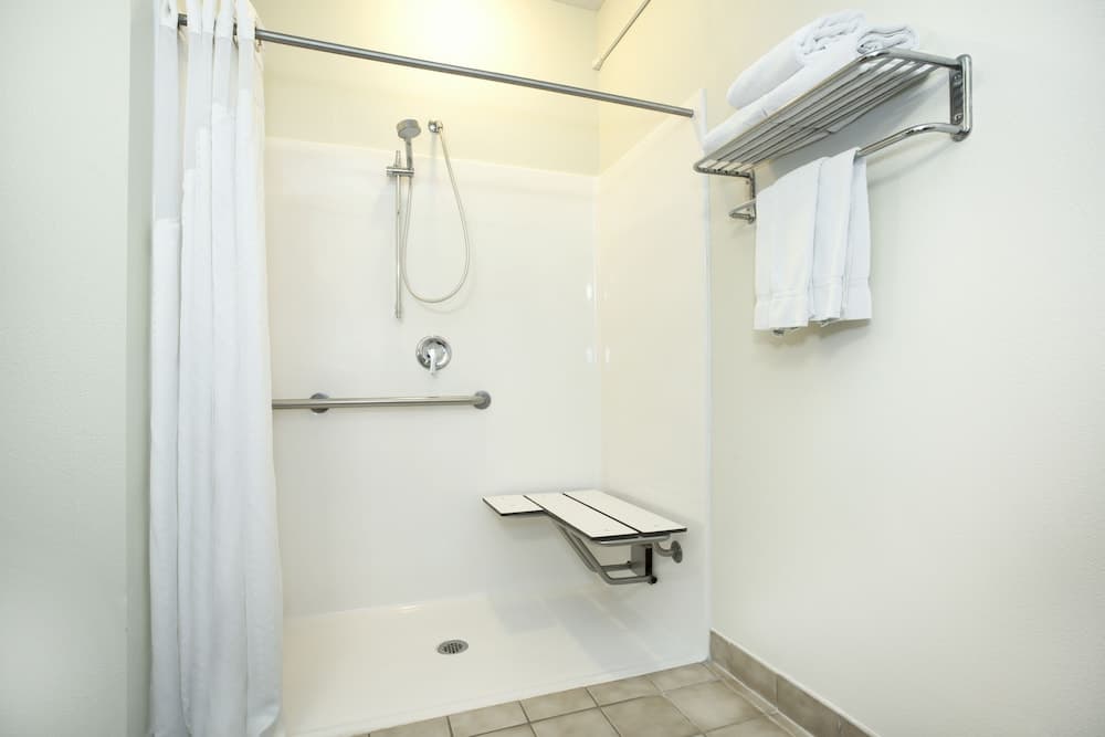 Kalamazoo Hotel and Suites gallery photo in Kalamazoo, MI — image 25