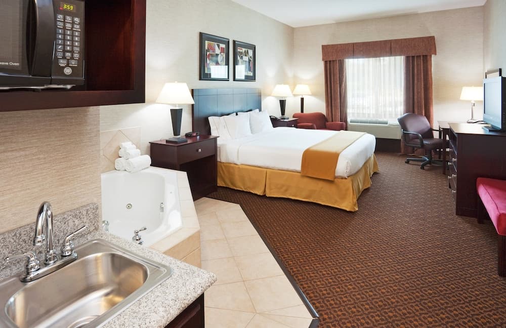 Holiday Inn Express & Suites Carrollton by IHG interior in Carrollton, KY — gallery photo 2