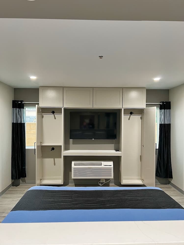 Crystal Inn Missouri City property views in Houston, TX — gallery photo 3