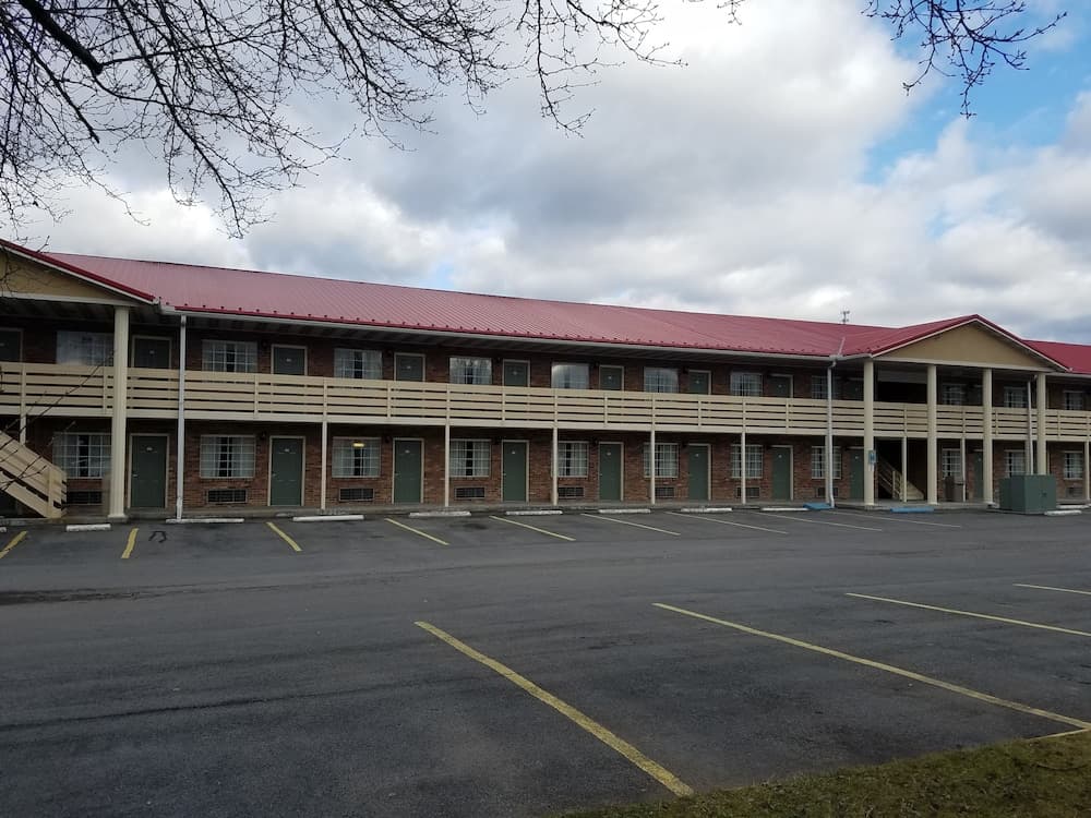 Quality Inn New River featured exterior or lobby in Fayetteville, WV — similar hotel