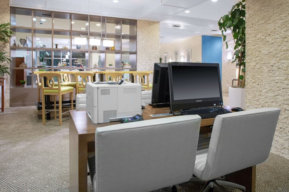 DoubleTree by Hilton Hotel Biloxi interior in Biloxi, MS — gallery photo 2