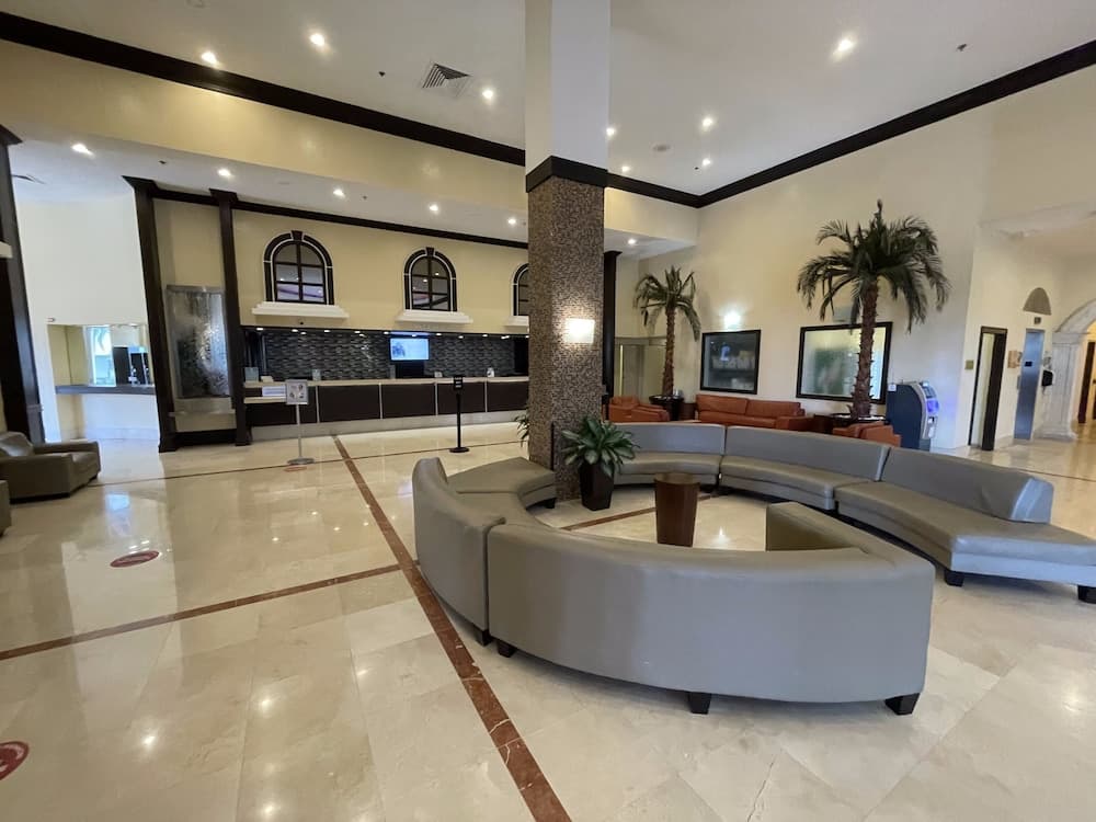 Areia Azul Aparts Miami property views in Sunny Isles Beach, FL — gallery photo 3