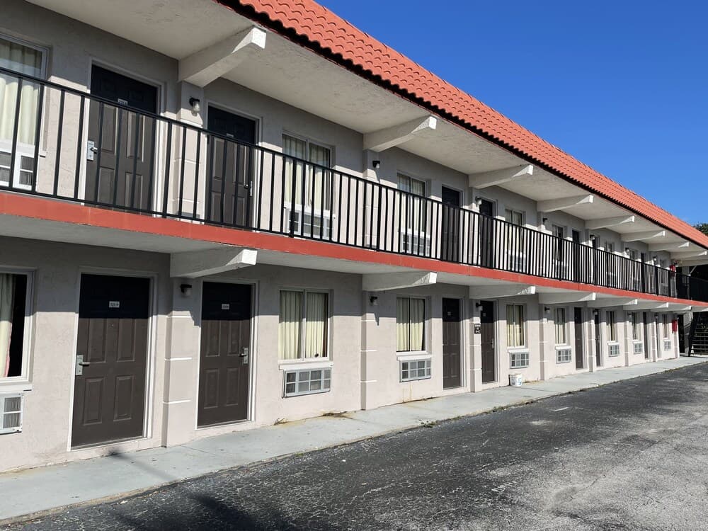 Clearwater Inn property views in Clearwater, FL — gallery photo 3