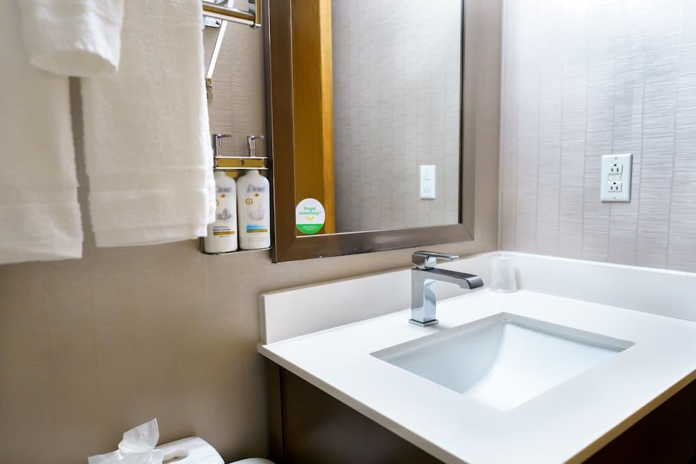 Iris Hotel Cape Cod gallery photo in Falmouth, MA — image 16