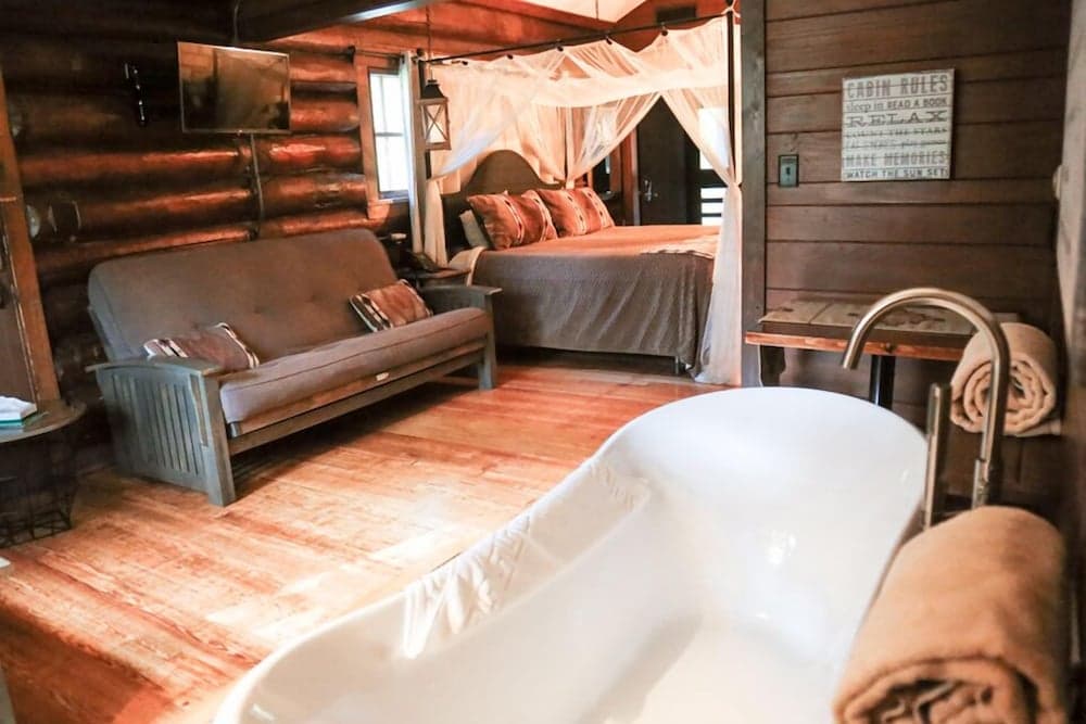 White Pines Lodge interior in Mount Morris, IL — gallery photo 2