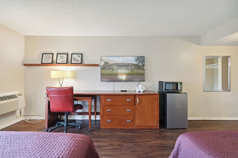 Miami Suites Hotel gallery photo in Toledo, OH — image 37