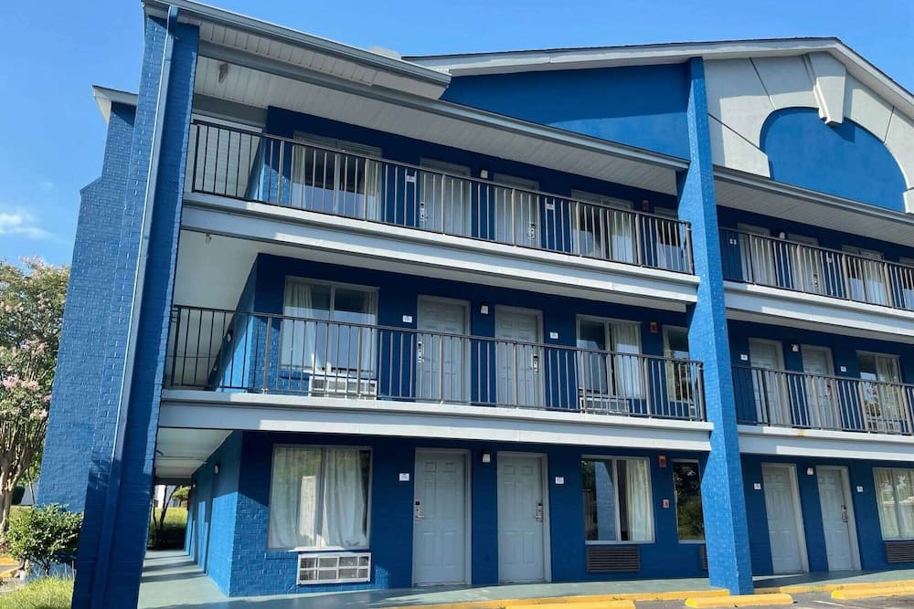 Travelodge by Wyndham Mobile Al property views in Mobile, AL — gallery photo 3
