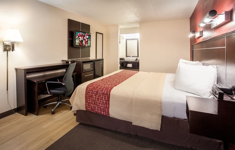 Red Roof Inn Ann Arbor - U of Michigan South property views in Ann Arbor, MI — gallery photo 3