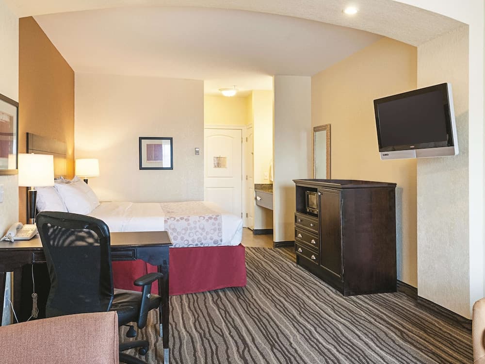 La Quinta Inn & Suites by Wyndham Slidell - North Shore Area gallery photo in Slidell, LA — image 35