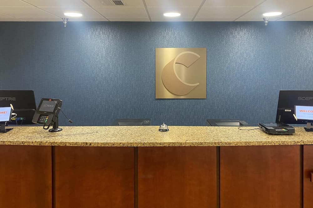 Comfort Inn & Suites Trussville I-59 exit 141 interior in Trussville, AL — gallery photo 2