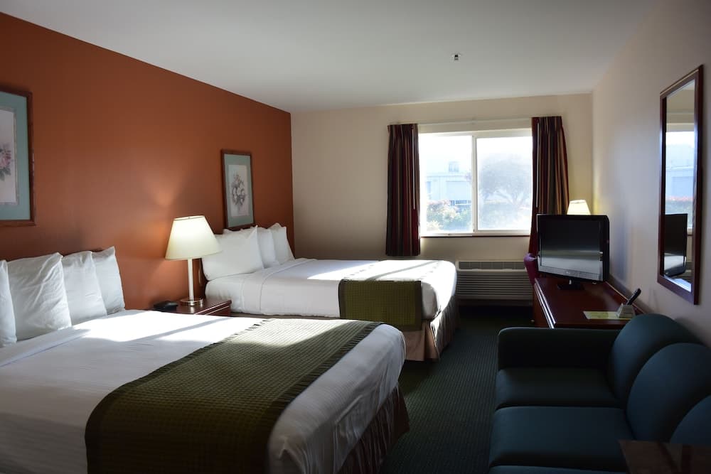 Travelodge Suites by Wyndham Newberg gallery photo in Newberg, OR — image 118