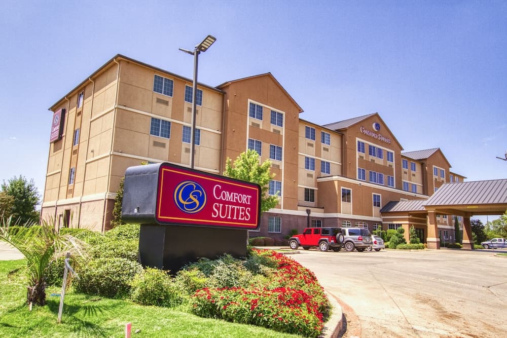 Comfort Suites Waco North - Near University Area featured exterior or lobby in Waco, TX — similar hotel