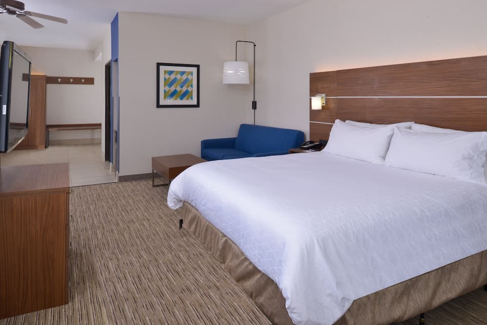 Holiday Inn Express & Suites Abilene by IHG interior in Abilene, TX — gallery photo 2