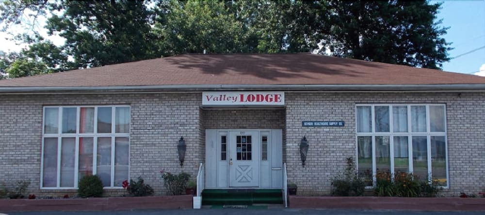 Valley Lodge Motel featured exterior or lobby in Selinsgrove, PA — similar hotel