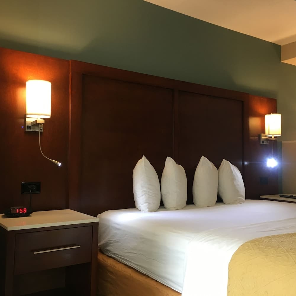 MainStay Suites John Wayne Airport by Choice Hotels gallery photo in Santa Ana, CA — image 74