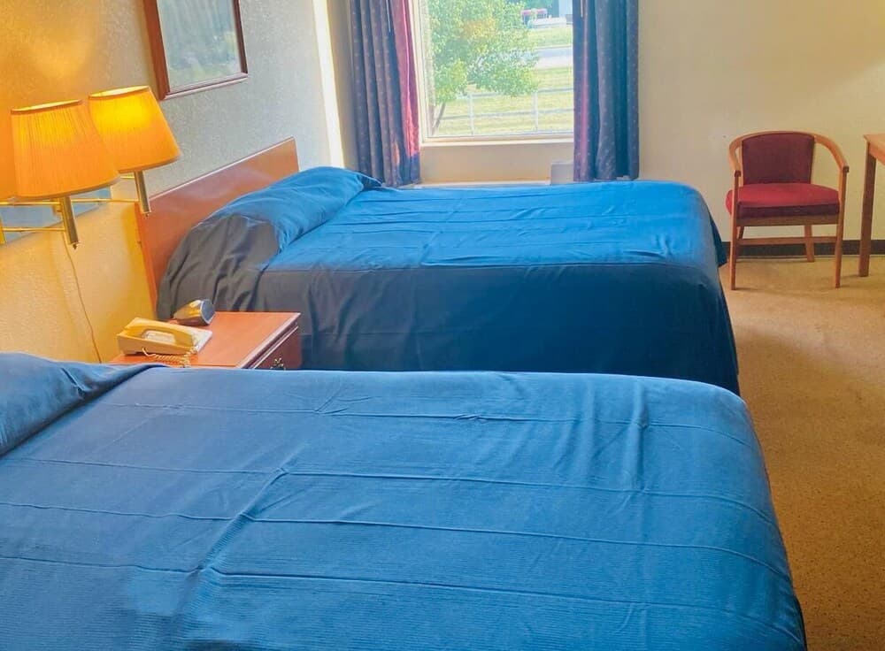 Comfort Crest Inn interior in Smackover, AR — gallery photo 2