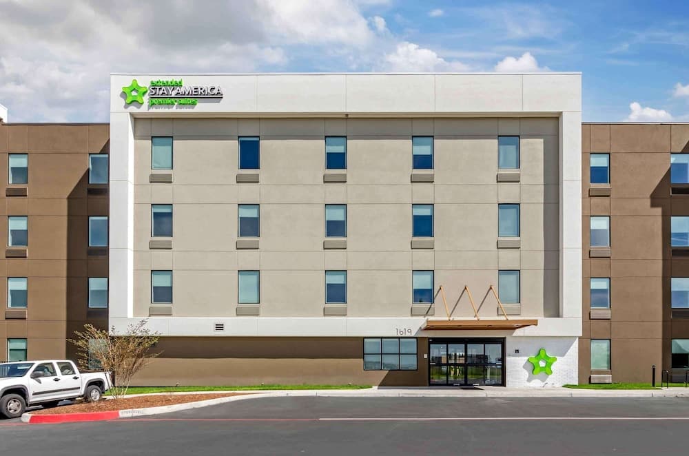 Extended Stay America Premier Suites - Charlottesville featured exterior or lobby in Charlottesville, VA — similar hotel