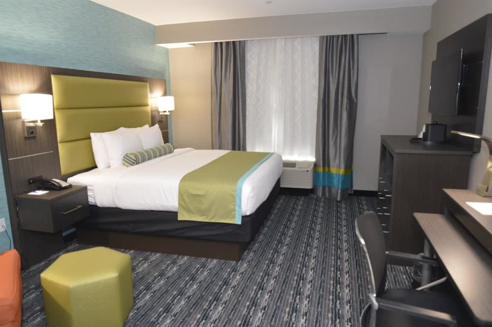 Holiday Inn Express And Suites Pasadena Houston Southeast by IHG gallery photo in Pasadena, TX — image 27