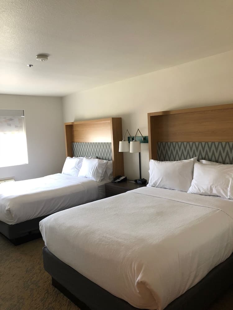 Holiday Inn Selma - Swancourt by IHG property views in Selma, CA — gallery photo 3
