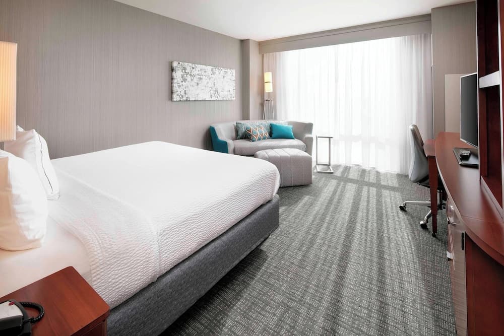 Courtyard by Marriott Indianapolis Downtown featured exterior or lobby in Indianapolis, IN — similar hotel