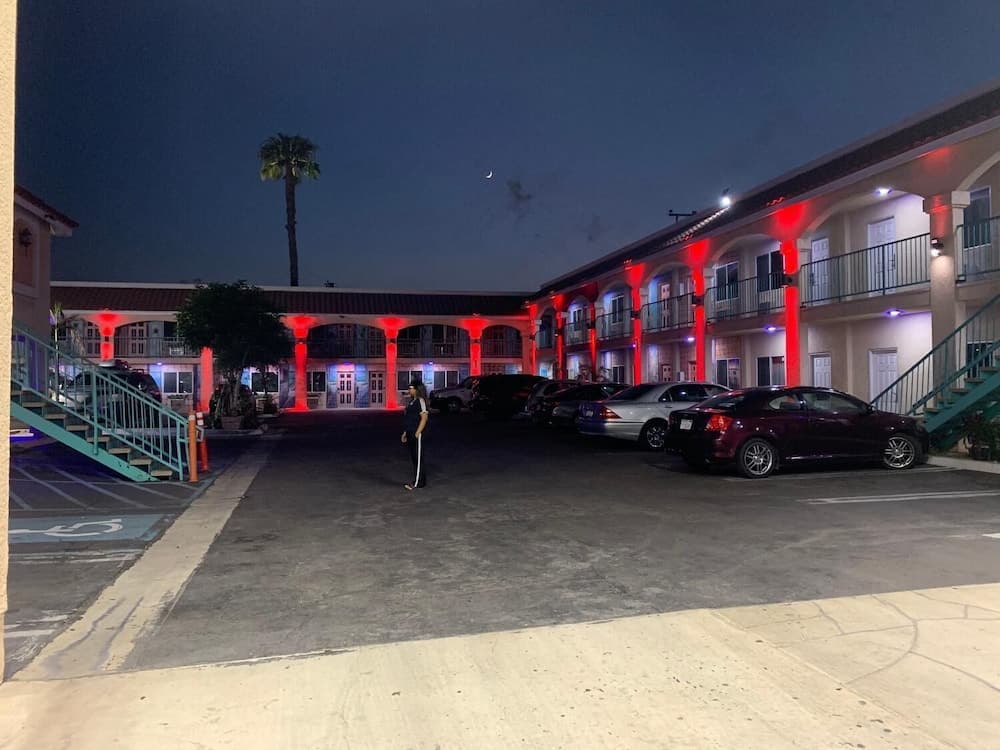 Mesa Motel gallery photo in Costa Mesa, CA — image 36