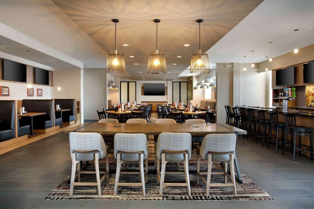 DoubleTree by Hilton Chicago Midway Airport gallery photo in Chicago, IL — image 24