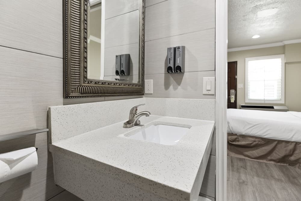 Le Blanc Inn & Suites gallery photo in El Monte, CA — image 52