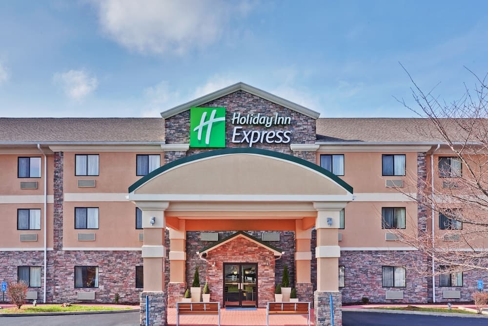 Holiday Inn Express Winfield by IHG gallery photo in Hurricane, WV — image 11