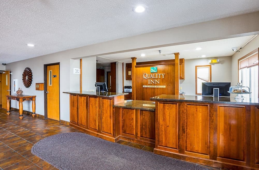 Quality Inn Mitchell I-90 interior in Mitchell, SD — gallery photo 2