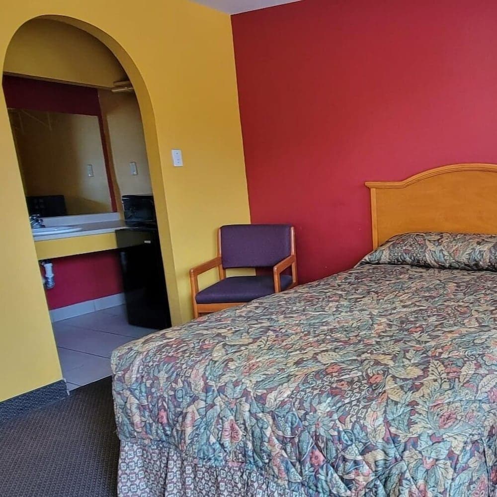 Relax Inn By OYO Sulphur Hwy 90 property views in Sulphur, LA — gallery photo 3