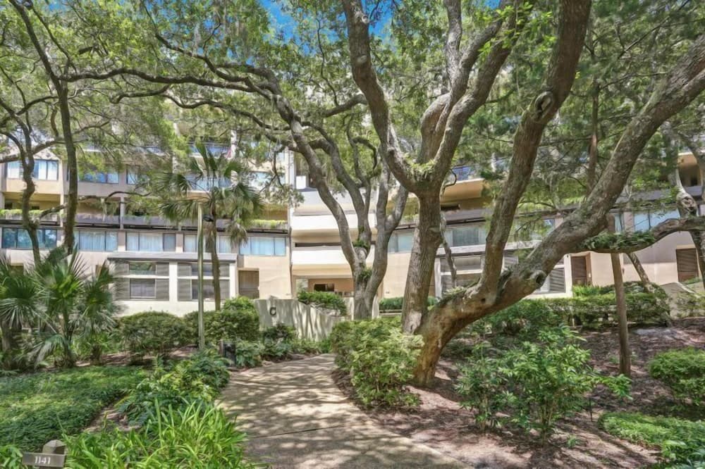 1127 Beach Walker featured exterior or lobby in Fernandina Beach, FL — similar hotel