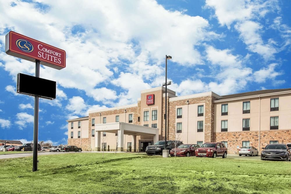 Comfort Suites Dodge City featured exterior or lobby in Dodge City, KS — similar hotel