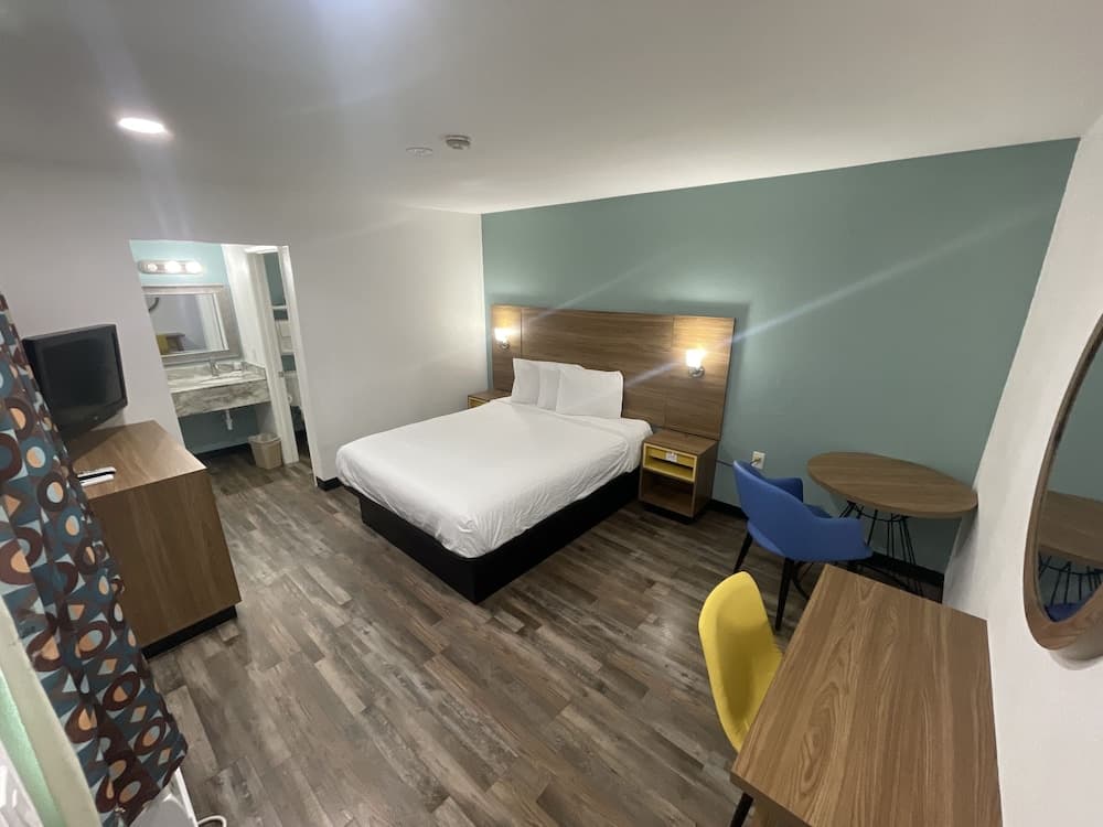 Beyond Stay Hotel property views in Victorville, CA — gallery photo 3