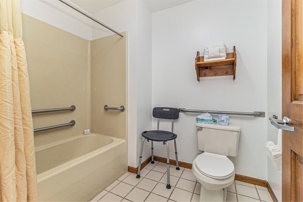 Snyder's Shoreline Inn gallery photo in Ludington, MI — image 46