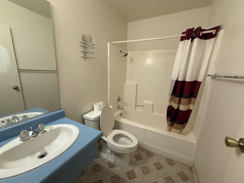 Circle Inn Hotel Jurupa Valley Riverside property views in Jurupa Valley, CA — gallery photo 3