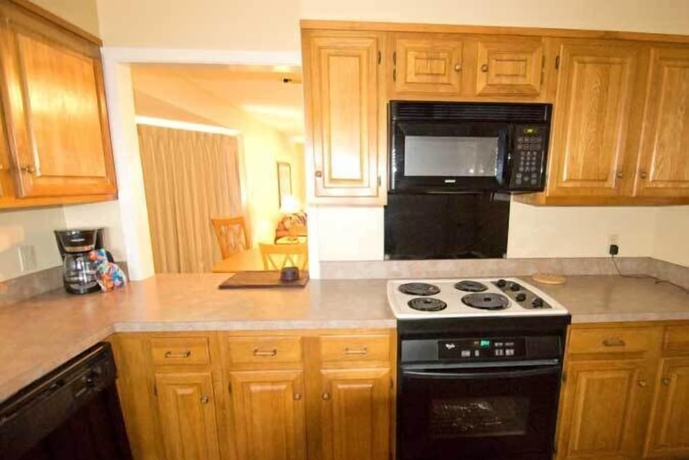 Sunbay Resort property views in Hot Springs, AR — gallery photo 3