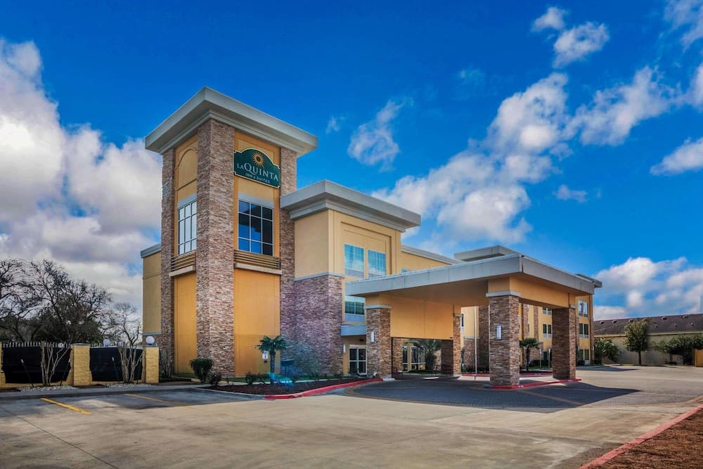 La Quinta Inn & Suites by Wyndham Beeville featured exterior or lobby in Beeville, TX — similar hotel