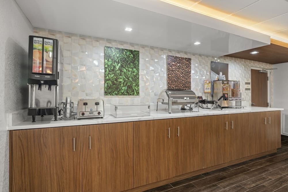 Clarion Pointe Lakeland I-4 gallery photo in Lakeland, FL — image 51