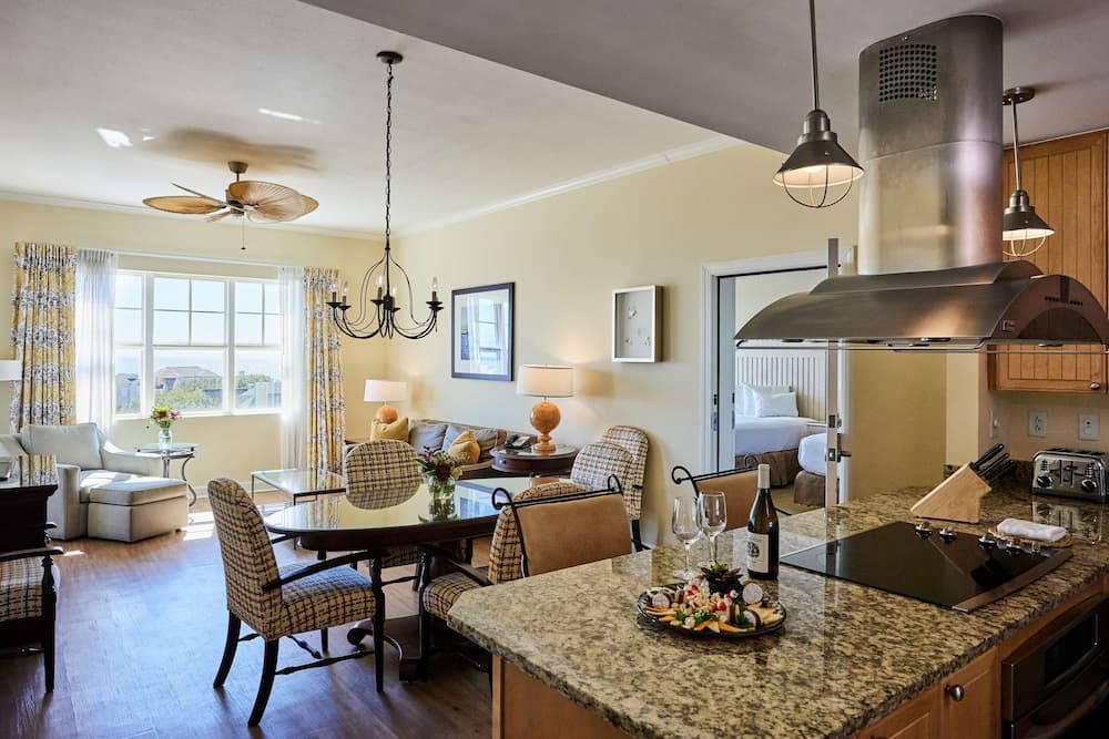 Wild Dunes Resort – Residences at Sweetgrass interior in Isle of Palms, SC — gallery photo 2