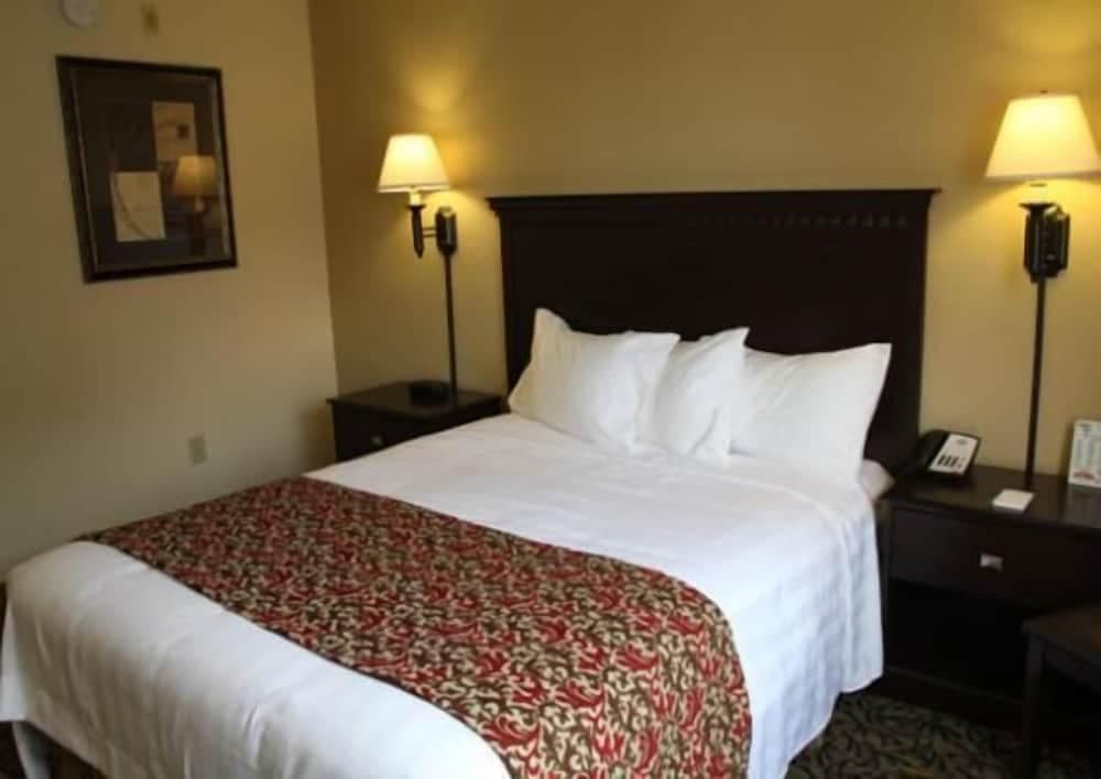 Valley Inn property views in Sioux Falls, SD — gallery photo 3