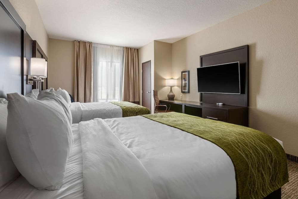 Comfort Inn & Suites Cedar Rapids CID Eastern Iowa Airport gallery photo in Cedar Rapids, IA — image 14