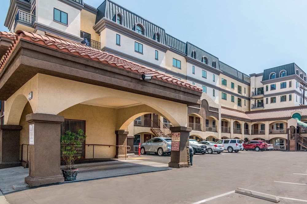 Rodeway Inn Regalodge gallery photo in Glendale, CA — image 16