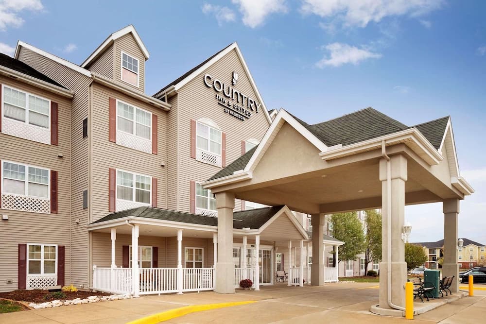 Country Inn & Suites by Radisson, Champaign North, IL featured exterior or lobby in Champaign, IL — similar hotel