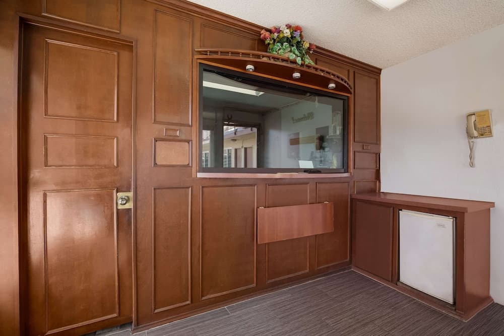 Rodeway Inn San Bernardino - Colton gallery photo in San Bernardino, CA — image 19