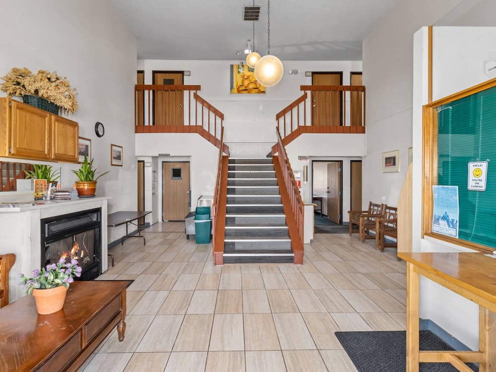 Luxury Inn property views in Cheyenne, WY — gallery photo 3