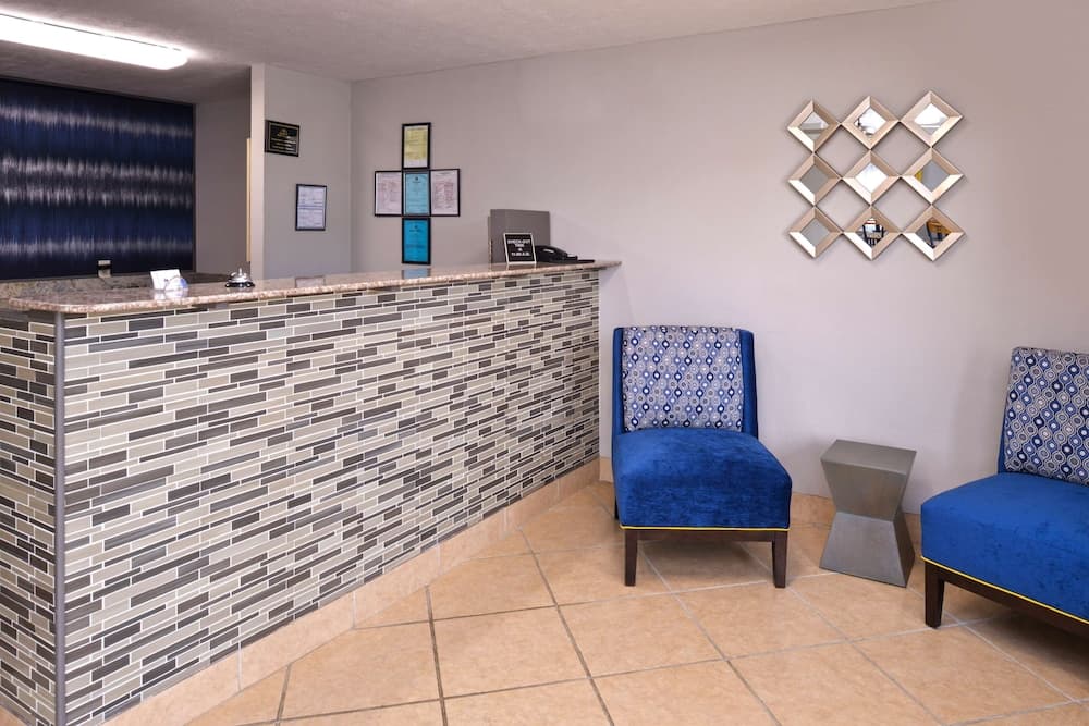 Americas Best Value Inn Monroeville interior in Monroeville, AL — gallery photo 2