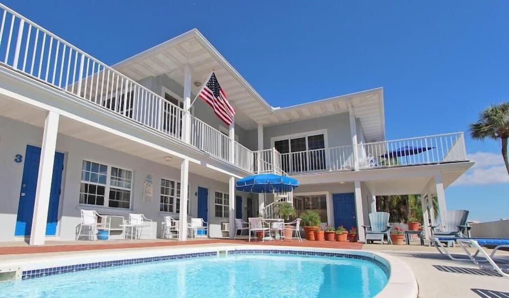 Beachouse Inn & Suites featured exterior or lobby in Clearwater Beach, FL — similar hotel